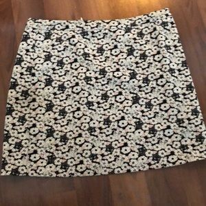 Size 10 patterned mini skirt